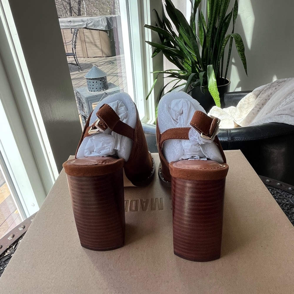 STEVE MADDEN INTERRUPT MULE HEELS IN COGNAC 6.5 - Picture 4 of 5